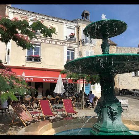Croix Blanche - Le Logis Appartement Tournan-en-Brie Buitenkant foto