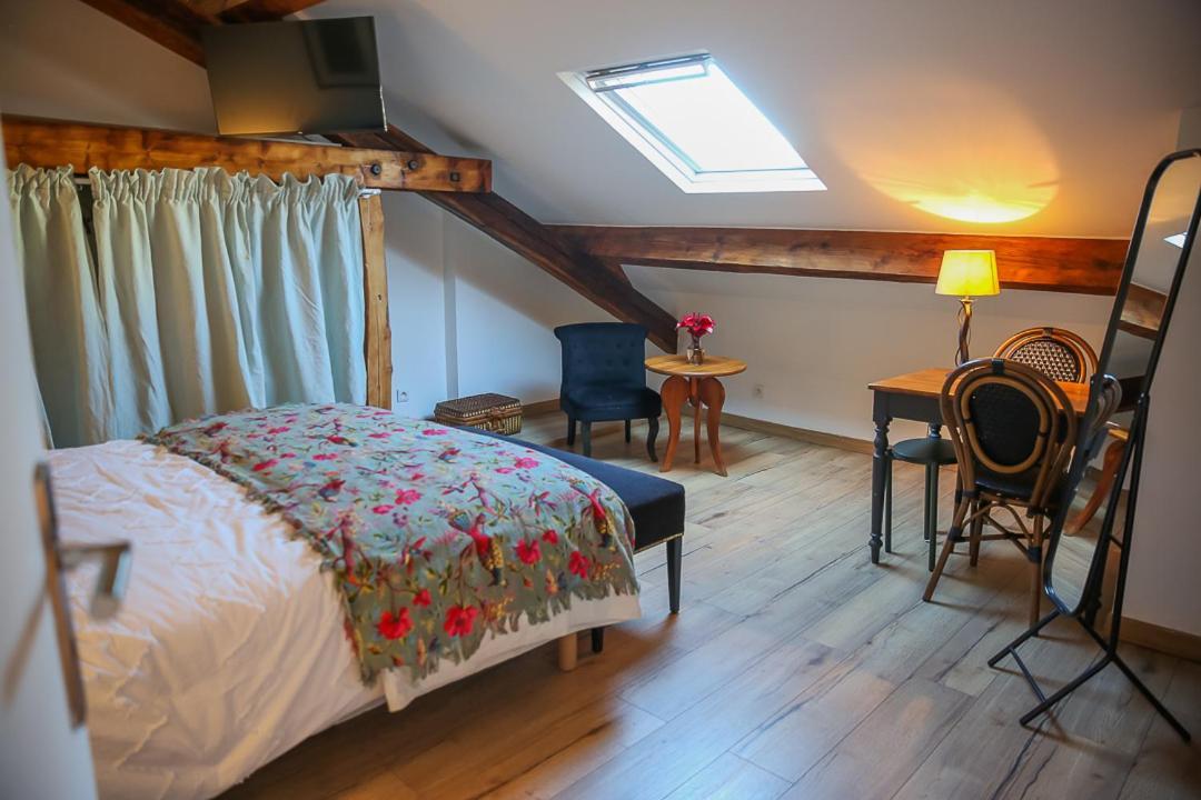 Croix Blanche - Le Logis Appartement Tournan-en-Brie Buitenkant foto