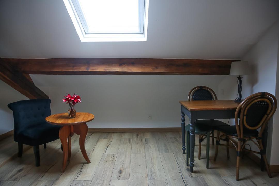 Croix Blanche - Le Logis Appartement Tournan-en-Brie Buitenkant foto